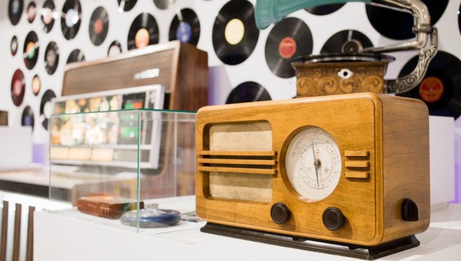 Отварање изложбе Музеја науке и технике из Београда – „Лета пре нета“