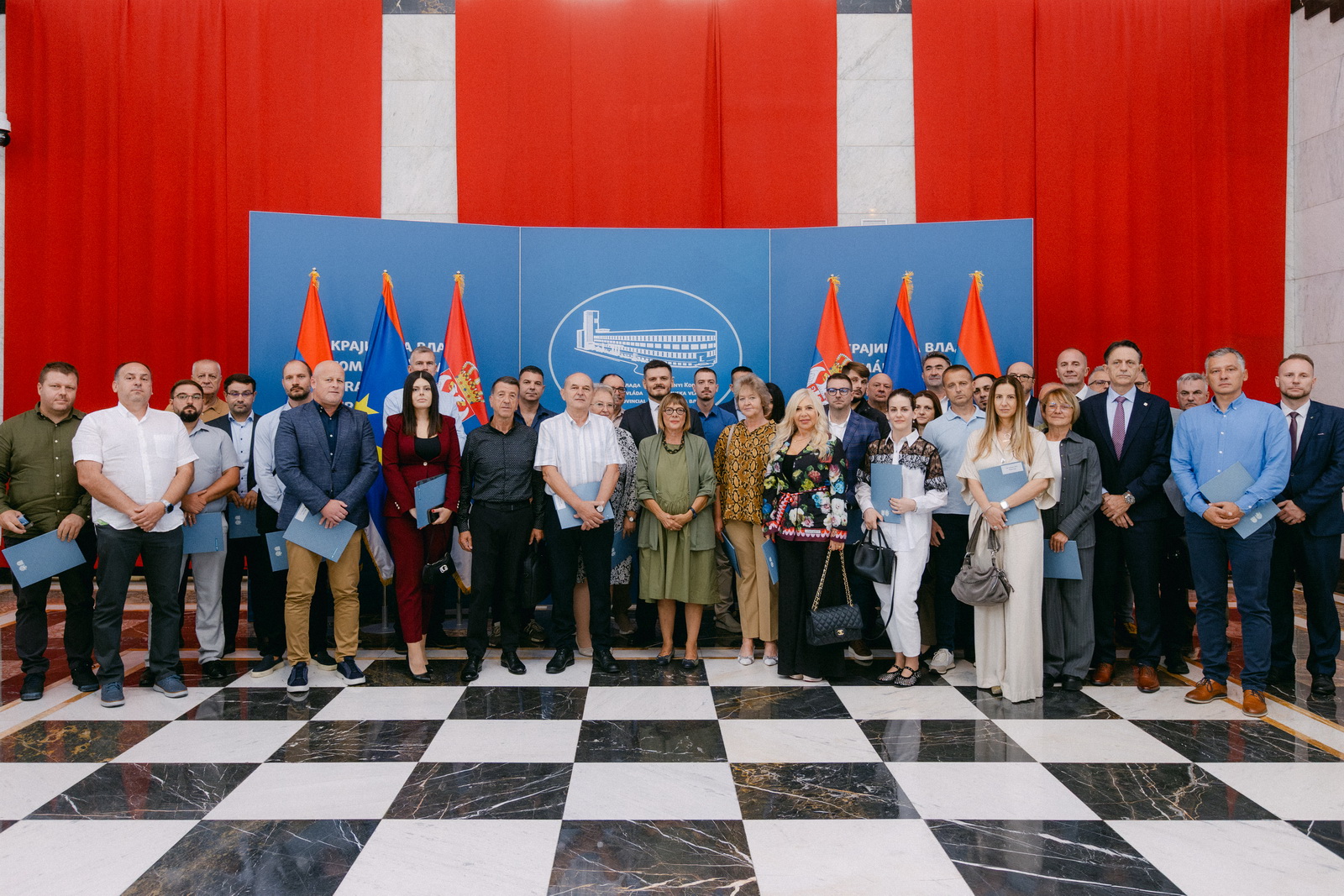 Покрајинска влада издвојила 300 милиона динара за 39 привредника