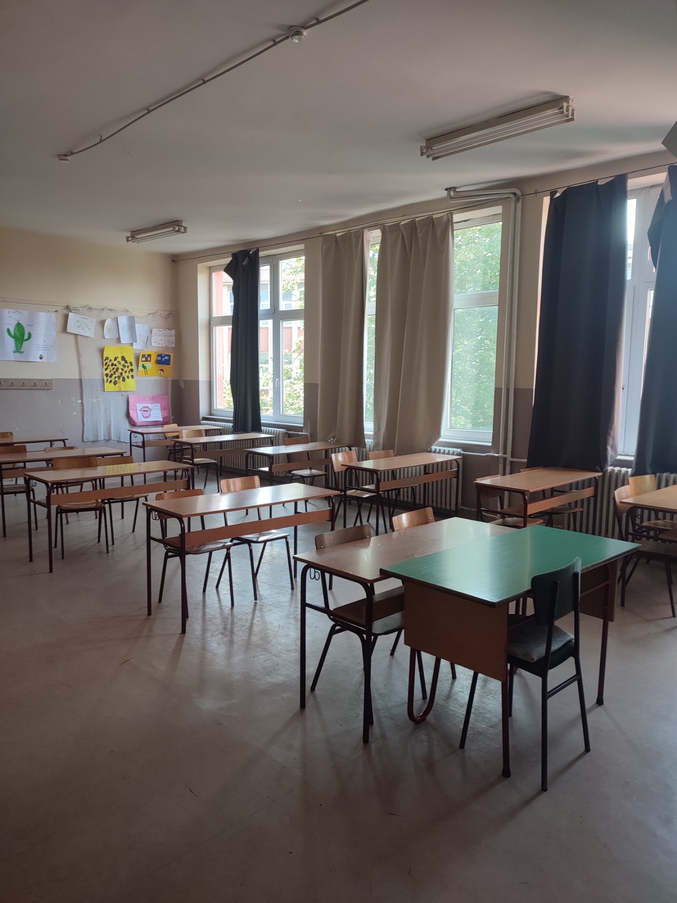 Упис у средње школе почиње сутра